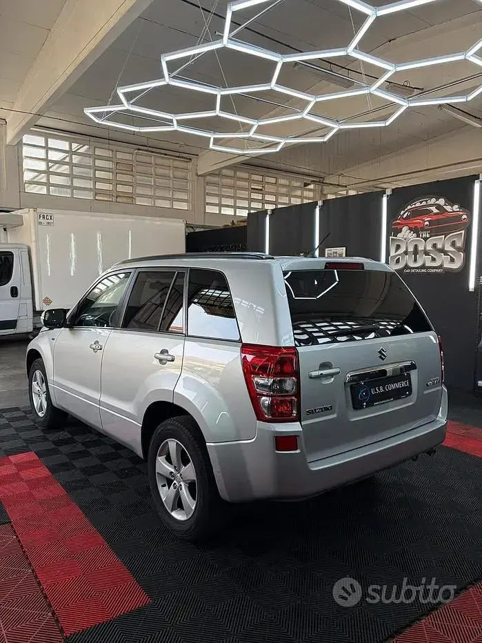 Second-hand Suzuki Grand Vitara 129 CP (94 kW) 2012 Gri SUV