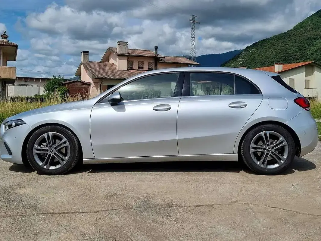 Usata Mercedes A180 Executive 116 CV (85 kW) 2019 Argento Berlina