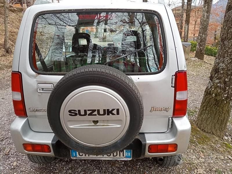 Usata Suzuki Jimny 80 CV (58 kW) 2003 Grigio SUV