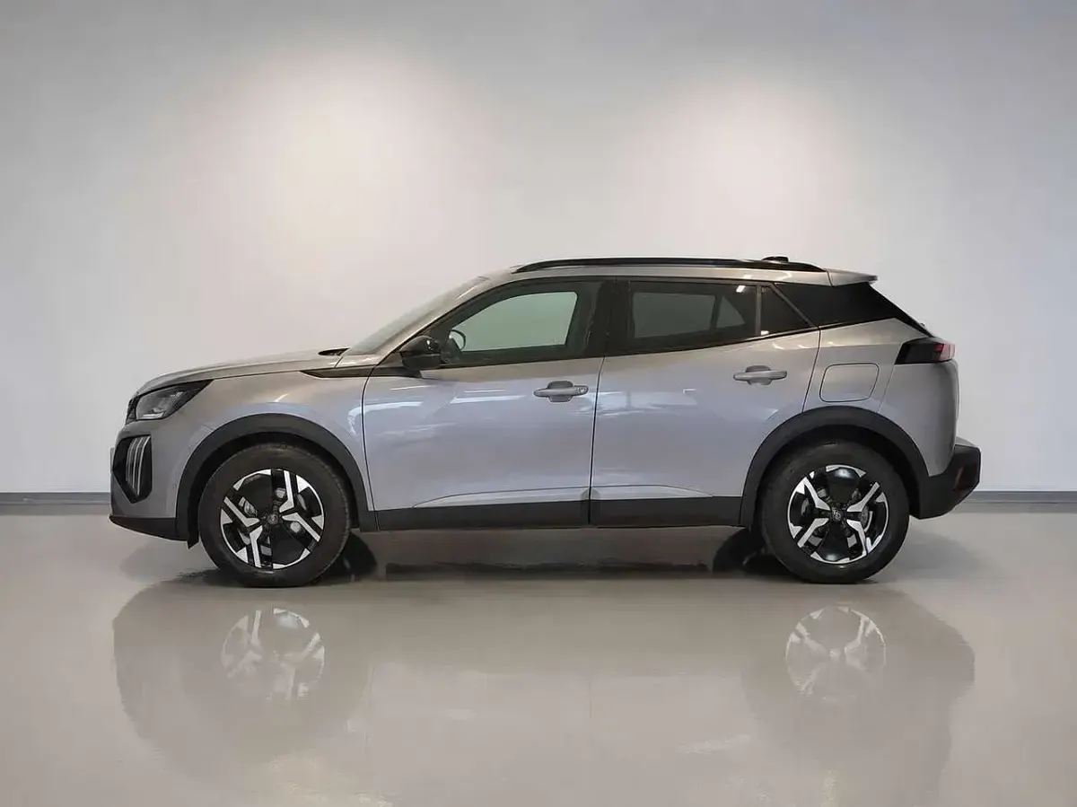 Usata Peugeot 2008 Allure 101 CV (74 kW) 2025 Diverse colorazioni SUV