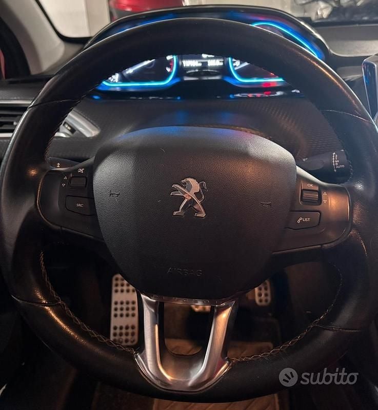 Usata Peugeot 2008 Allure 110 CV (80 kW) 2016 Rosso SUV
