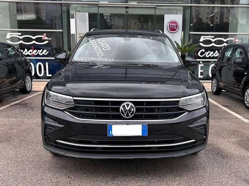 Deep black Usata 2022 VW Tiguan Life SUV | 21.500 € (Super prezzo) - Immagine 1/4