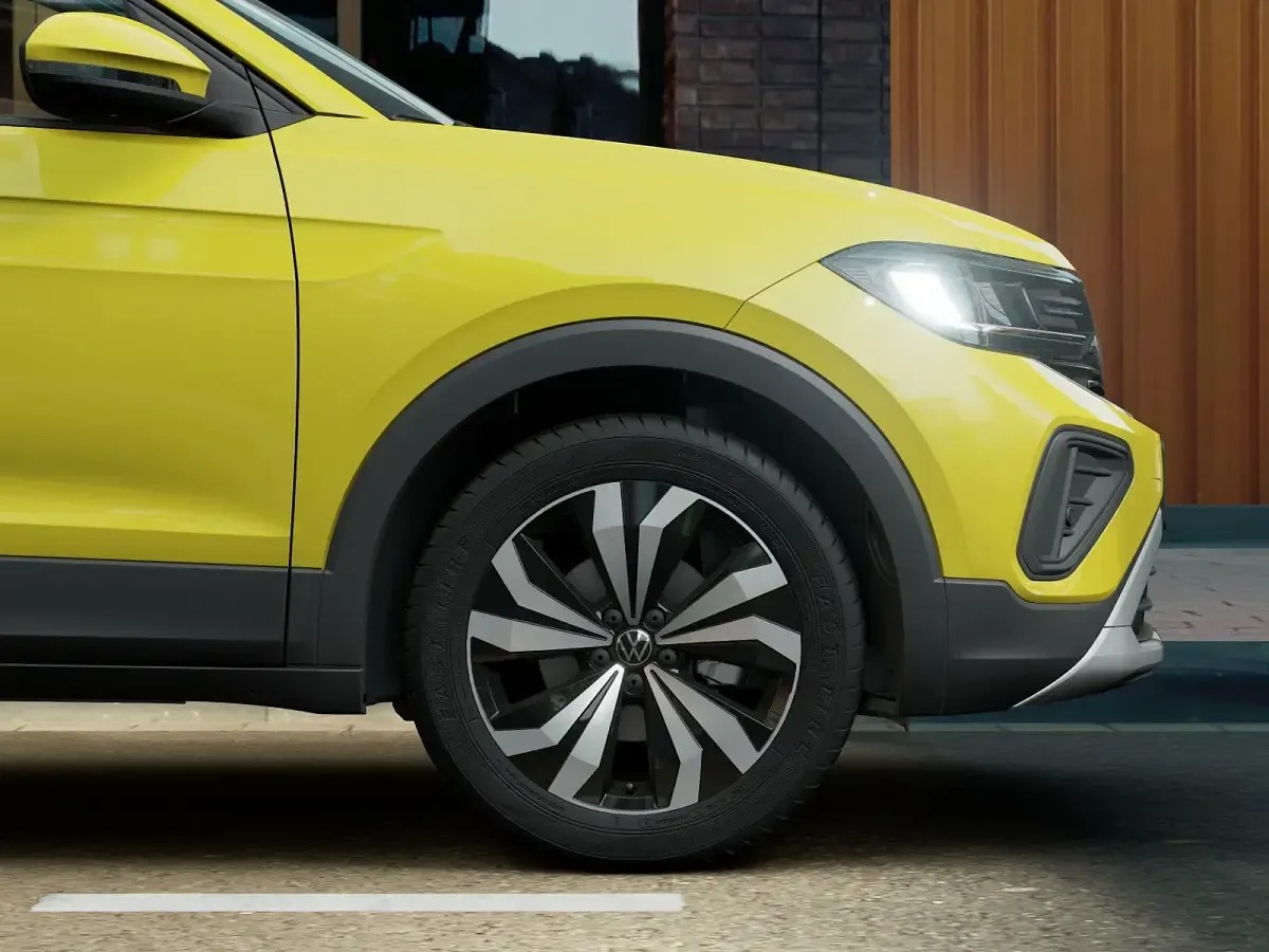 Nuova VW T-Cross Life 116 CV (85 kW) 2026 Grape yellow SUV