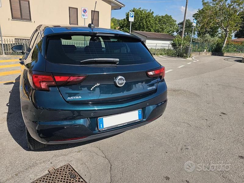 Usata Opel Astra Innovation 110 CV (80 kW) 2019 Verde Berlina