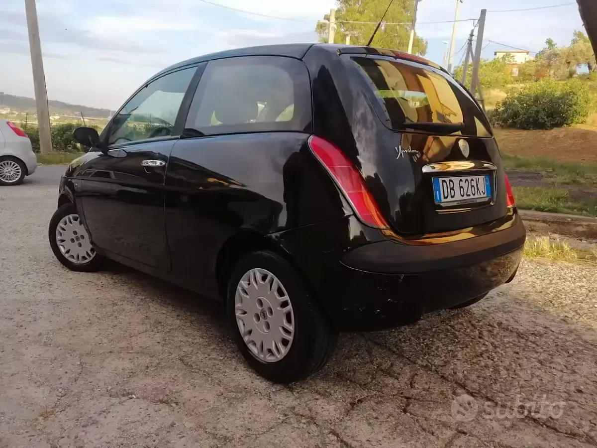 Usata Lancia Ypsilon 60 CV (44 kW) 2006 Utilitaria