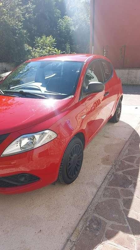 Usata Lancia Ypsilon 69 CV (50 kW) 2018 Utilitaria