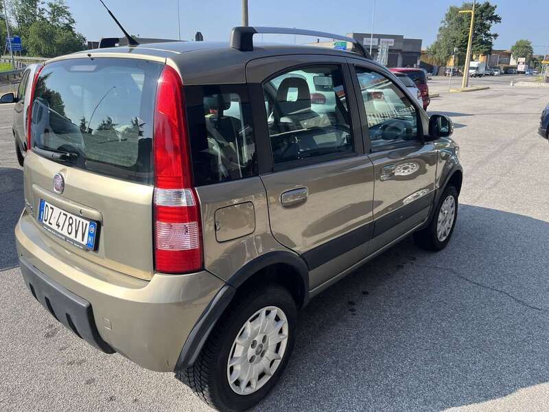 Bronzo Usata 2010 Fiat Panda 4x4 Climbing Due volumi | 4500 € (Buon prezzo) - Immagine 1/4