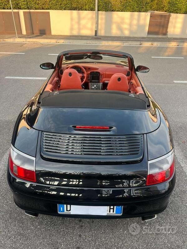 Usata Porsche 996 345 CV (253 kW) 2004 Nero Cabrio