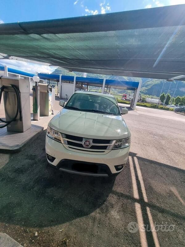Usata 2013 Fiat Freemont Lounge SUV | 7200 € (Buon prezzo) - Immagine 1/4