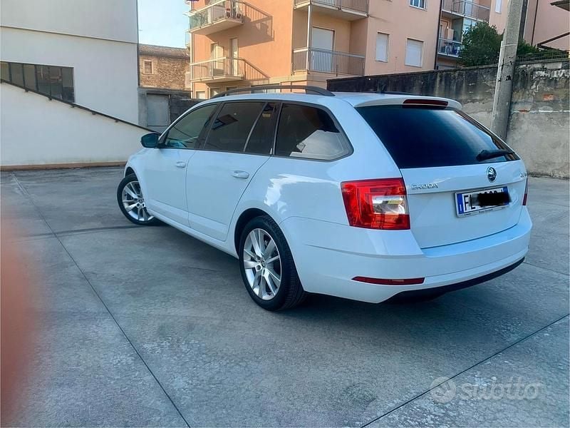 Usata Skoda Octavia 115 CV (84 kW) 2017 Bianco Station wagon