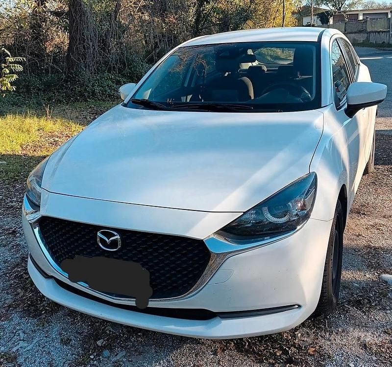 Usata Mazda 2 90 CV (66 kW) 2020 Bianco Berlina