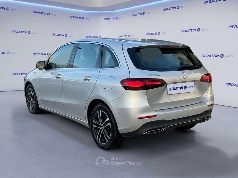 Usata Mercedes B250e Advanced 163 CV (119 kW) 2023 Argento Monovolume