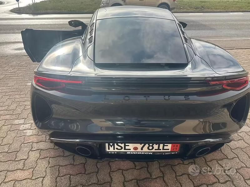 Usata Lotus Emira 406 CV (298 kW) 2025 Grigio Coupé