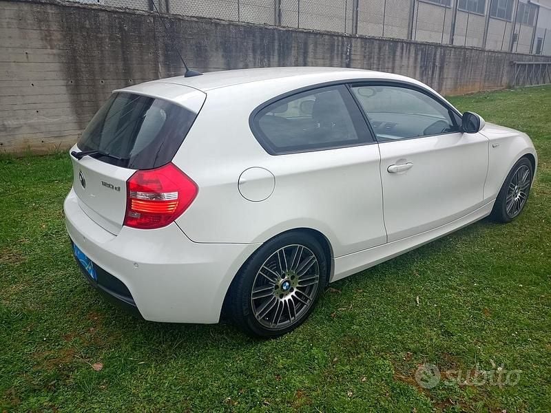 Bianco Usata 2010 BMW 120 Coupé M Sport Coupé | 9000 € (Buon prezzo) - Immagine 1/4