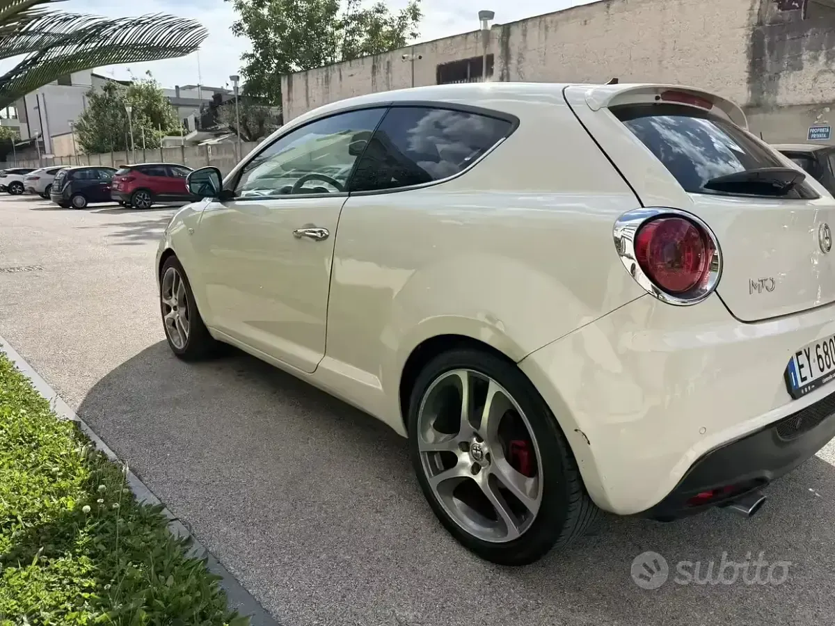 Usata Alfa Romeo MiTo 120 CV (88 kW) 2015 Bianco Utilitaria