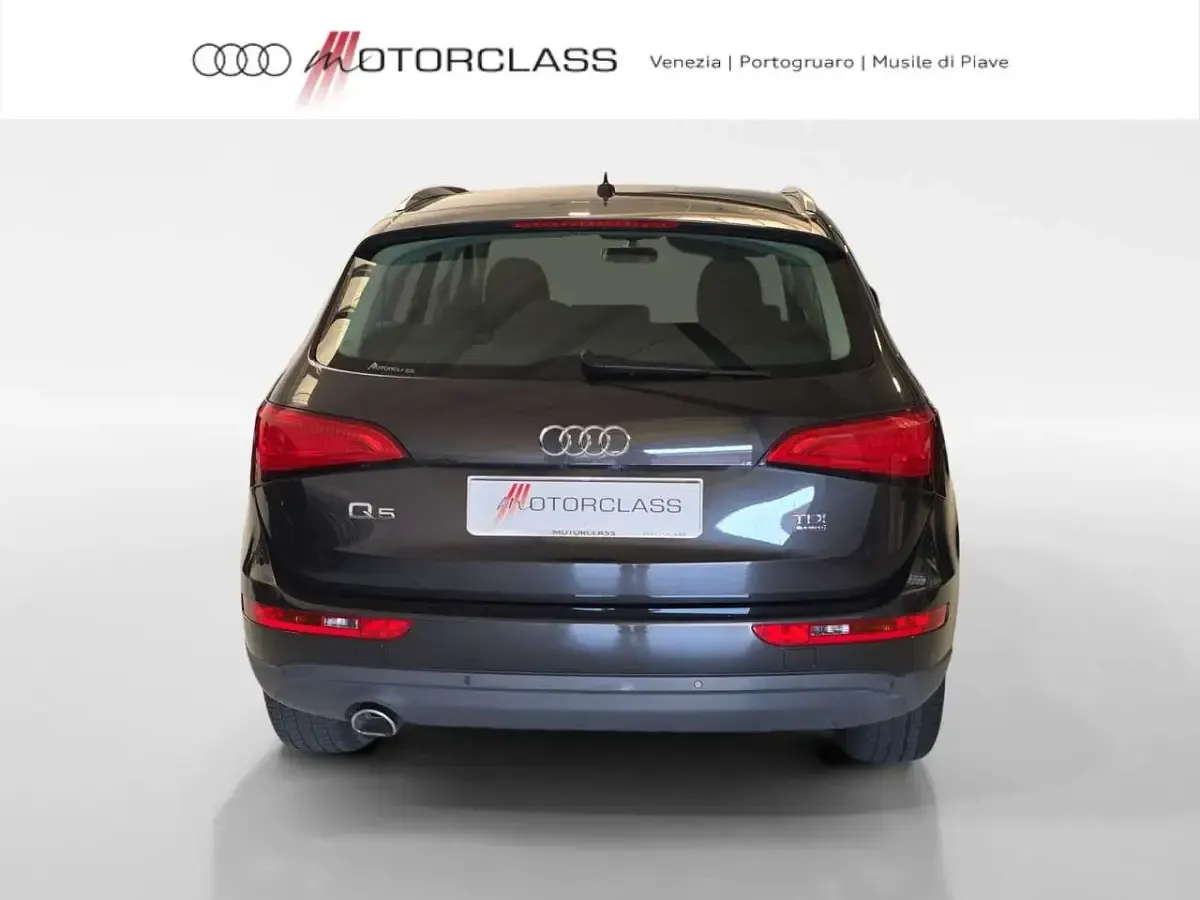 Usata Audi Q5 177 CV (130 kW) 2013 Grigio metallizzato scuro SUV
