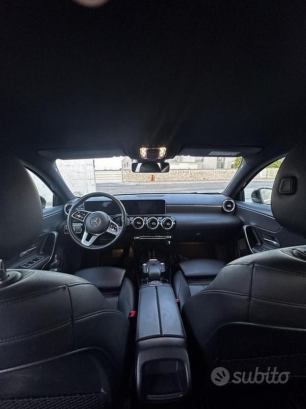 Usata Mercedes A180 Business 136 CV (100 kW) 2020 Nero Berlina