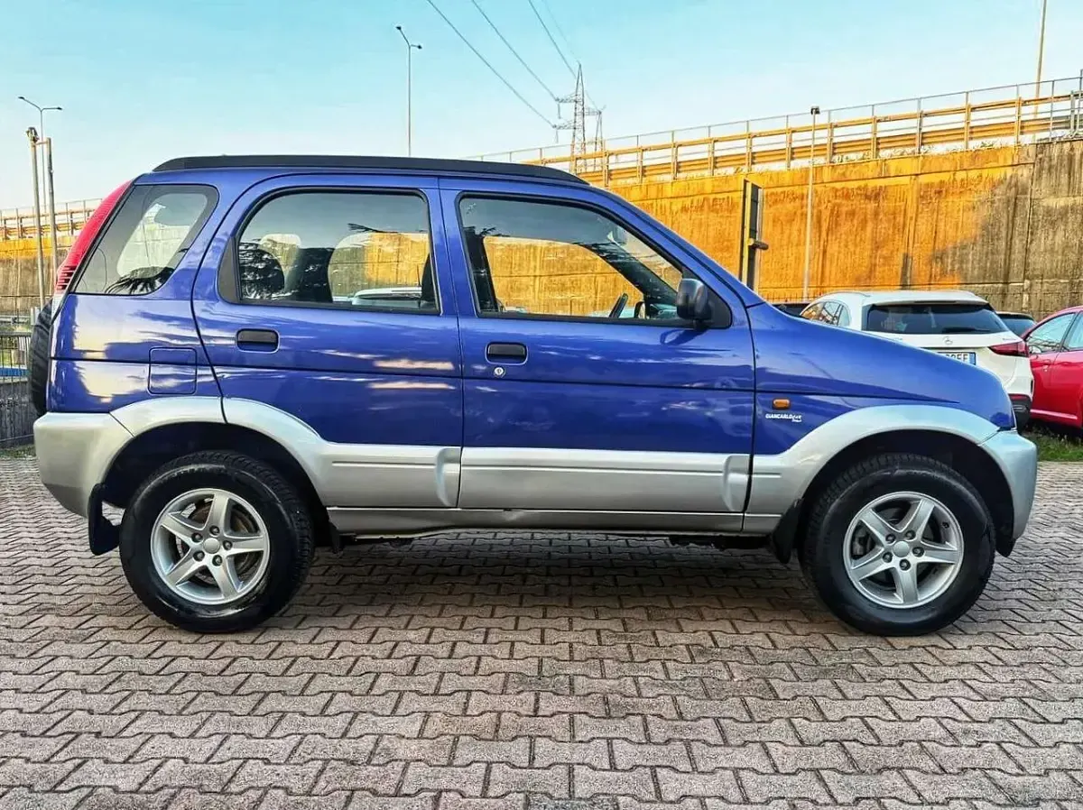 Usata Daihatsu Terios 86 CV (63 kW) 2002 Blu/azzurro SUV