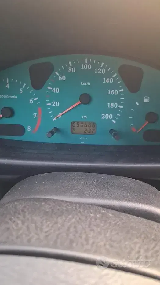Usata Nissan Micra 75 CV (55 kW) 1998 Bluazzurro Utilitaria
