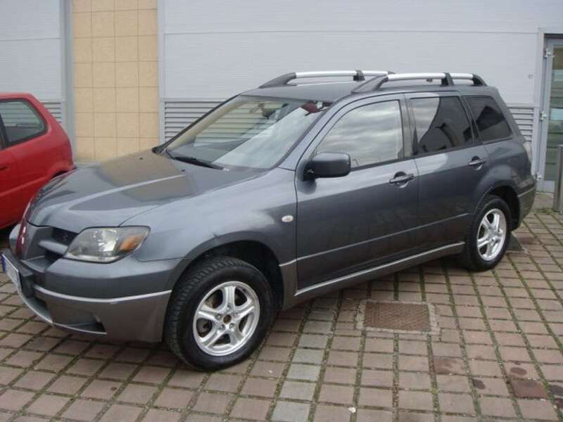 Grigio Usata 2004 Mitsubishi Outlander SUV | 4500 € - Immagine 1/4