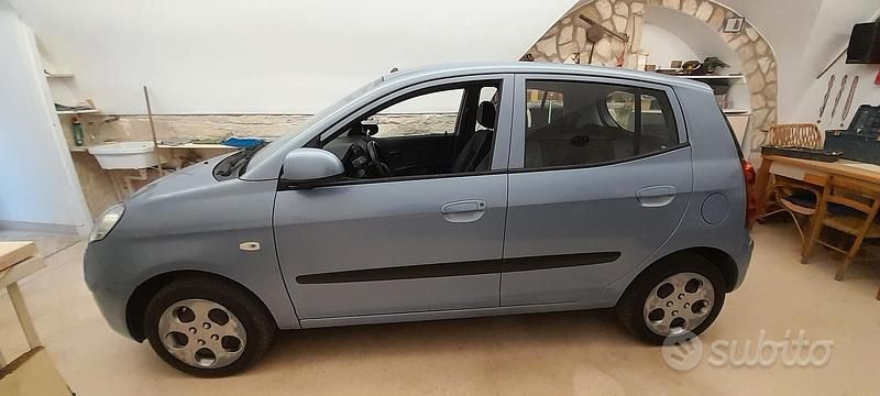 Usata Kia Picanto 62 CV (45 kW) 2011 Blu Utilitaria