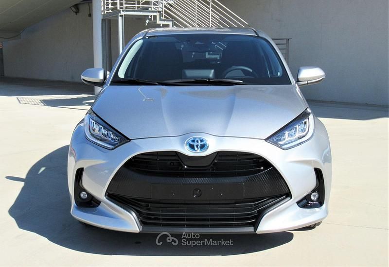 Usata Toyota Yaris Hybrid Trend 116 CV (85 kW) 2022 Argento Berlina