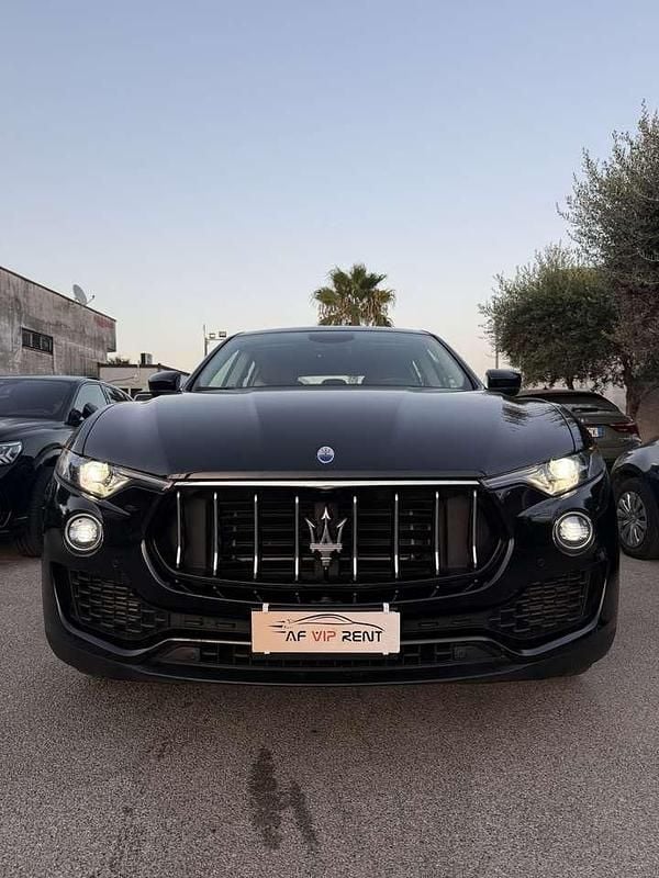 Nero Usata 2021 Maserati Levante SUV | 39.990 € (Super prezzo) - Immagine 1/4