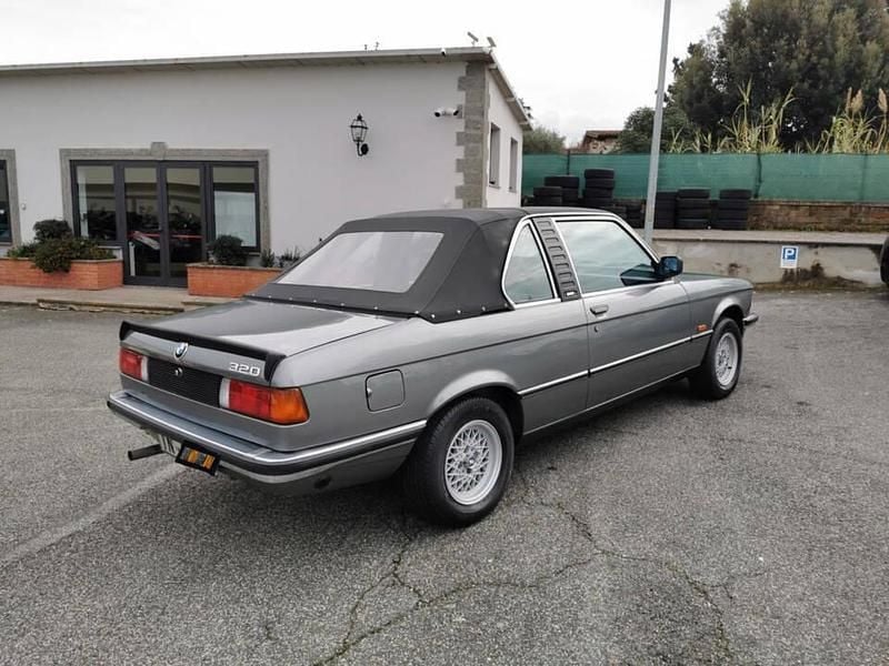 Usata BMW 320 122 CV (89 kW) 1981 Grigio Berlina