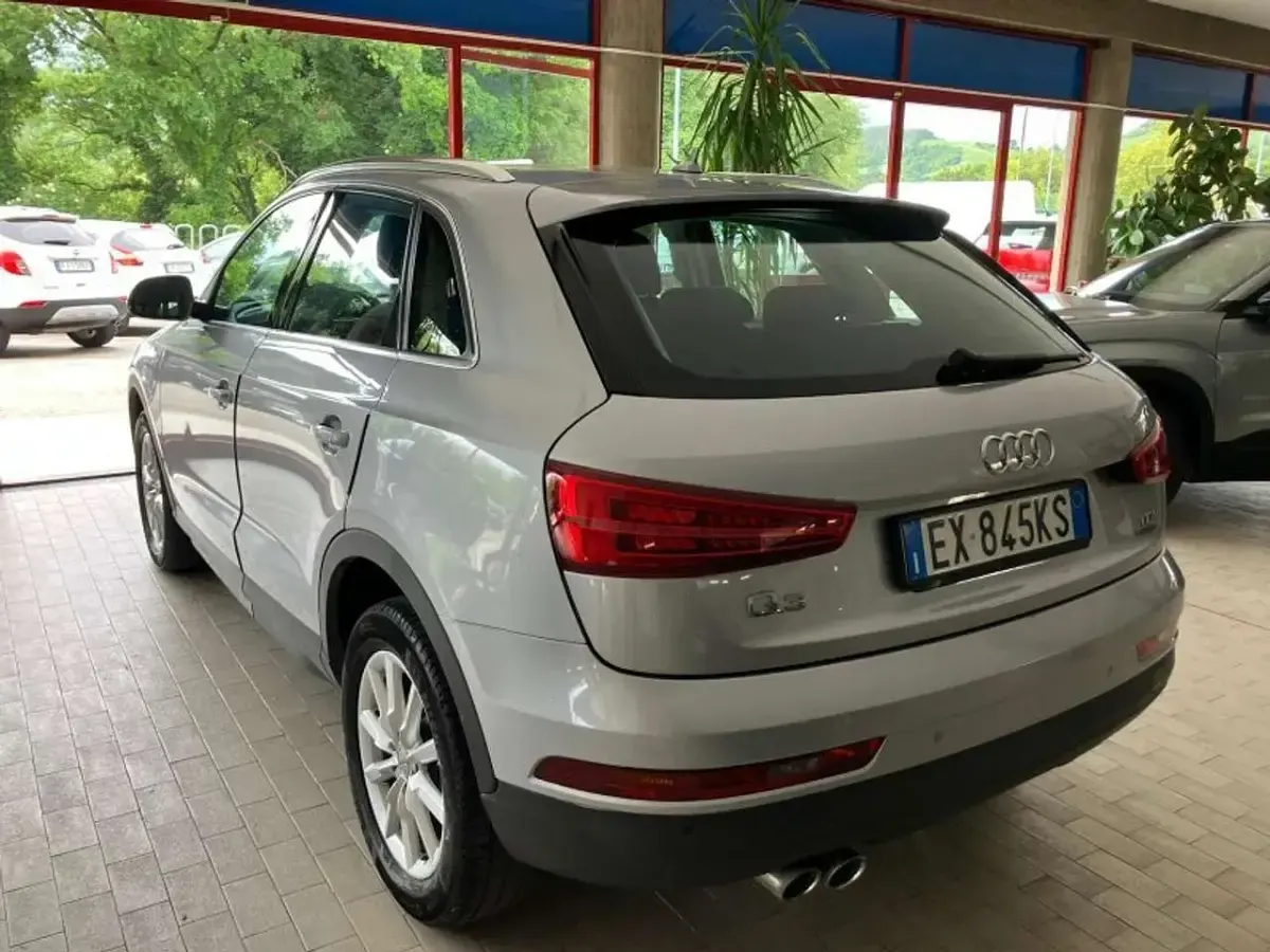 Usata Audi Q3 Business 150 CV (110 kW) 2015 Argento metallizzato SUV