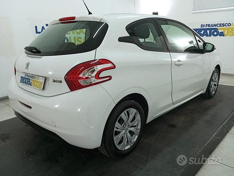 Usata Peugeot 208 Active 82 CV (60 kW) 2013 Bianco metallizzato Utilitaria