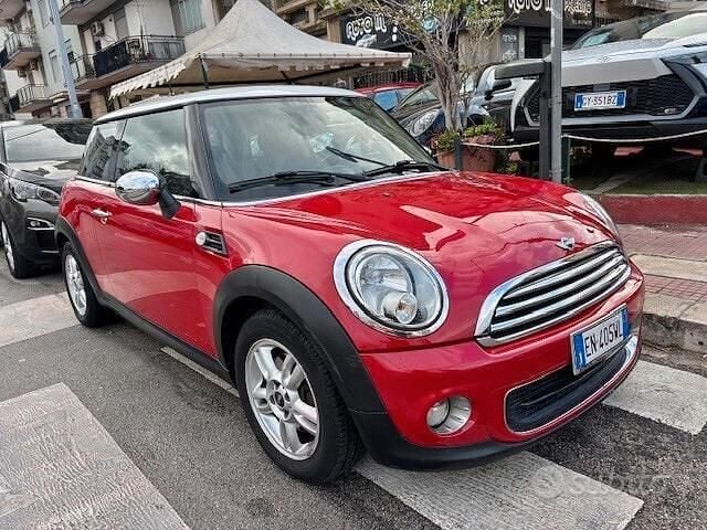 Usata Mini ONE 75 CV (55 kW) 2013 Rosso Utilitaria