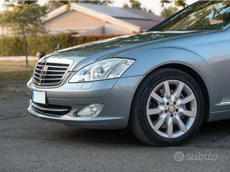 Usata Mercedes S500 387 CV (284 kW) 2008 Grigio Berlina