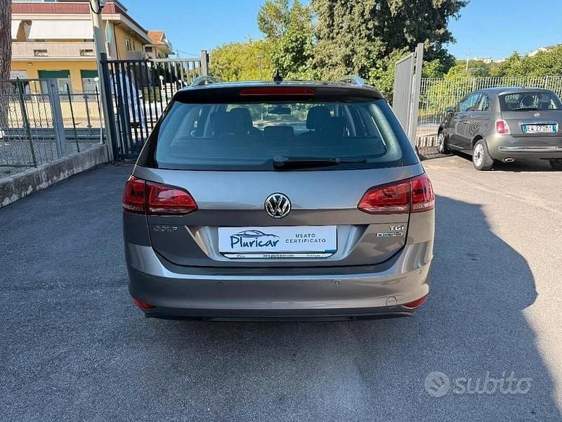 Usata VW Golf VII Highline 110 CV (80 kW) 2015 Grigio Station wagon