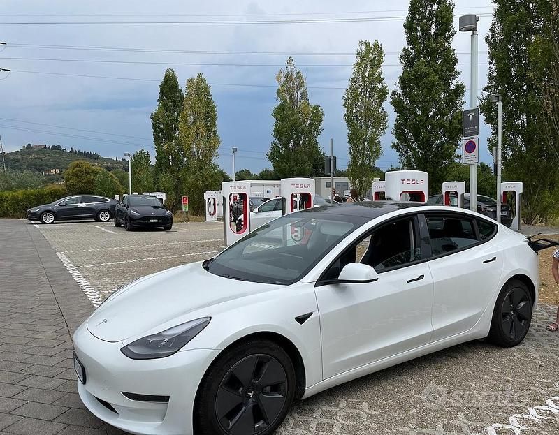 Usata Tesla Model 3 366 kW (498 CV) 2021 Bianco Berlina