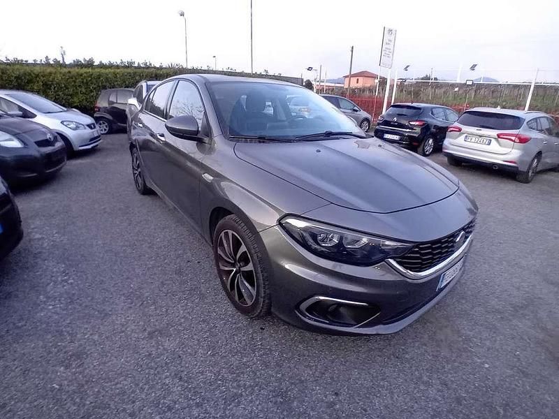 Usata Fiat Tipo Lounge 95 CV (69 kW) 2016 Grigio Berlina