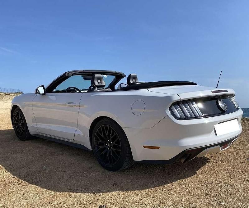 Usata Ford Mustang Convertible 317 CV (233 kW) 2016 Cabrio