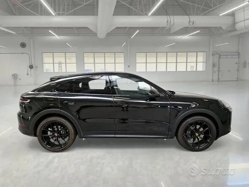 Usata Porsche Cayenne Coupe 353 CV (259 kW) 2024 Nero SUV