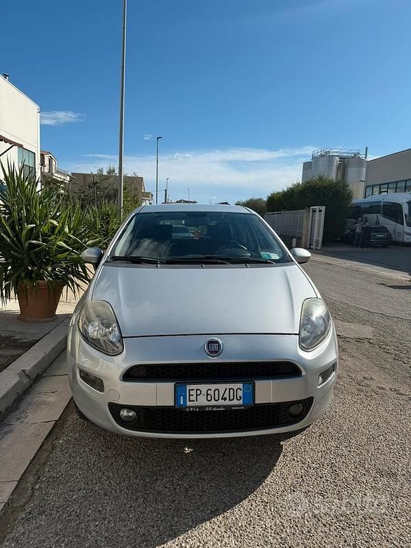 Usata Fiat Grande Punto 77 CV (56 kW) 2013 Grigio Utilitaria