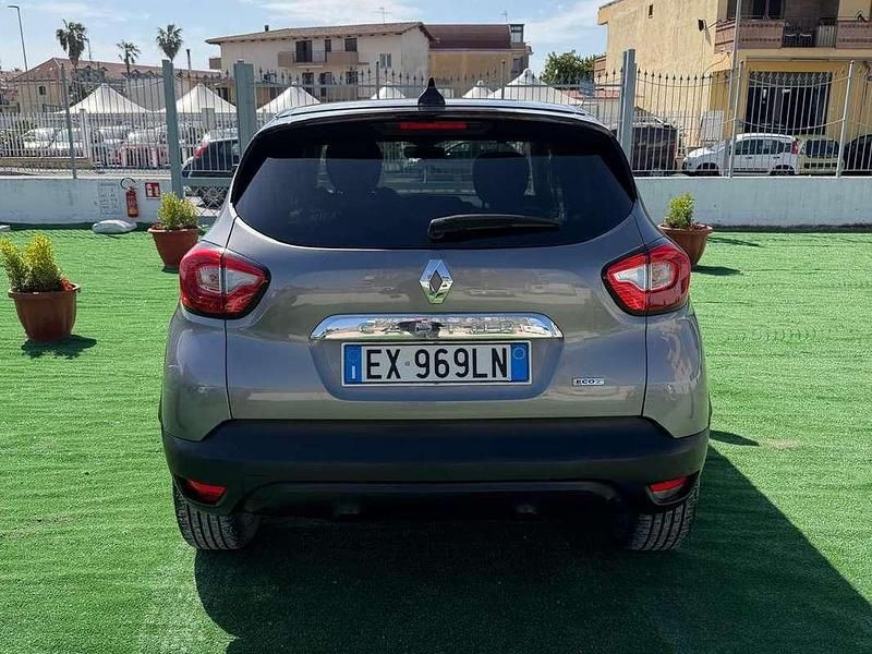 Usata Renault Captur 90 CV (66 kW) 2014 Grigio SUV