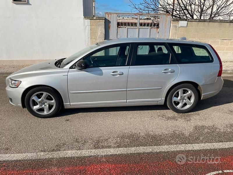 Usata Volvo V50 115 CV (84 kW) 2012 Grigio Station wagon