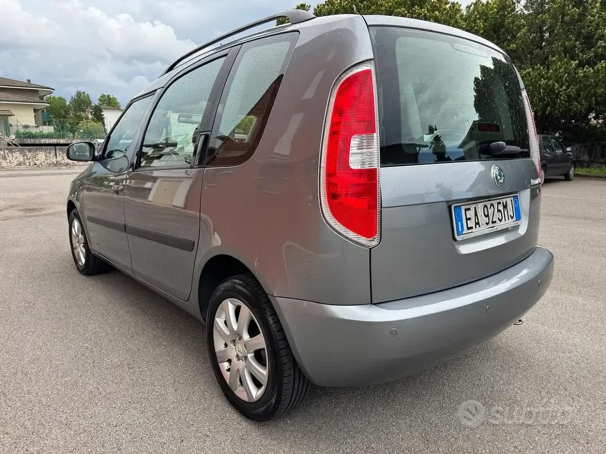 Usata Skoda Roomster 86 CV (63 kW) 2010 Grigio Monovolume