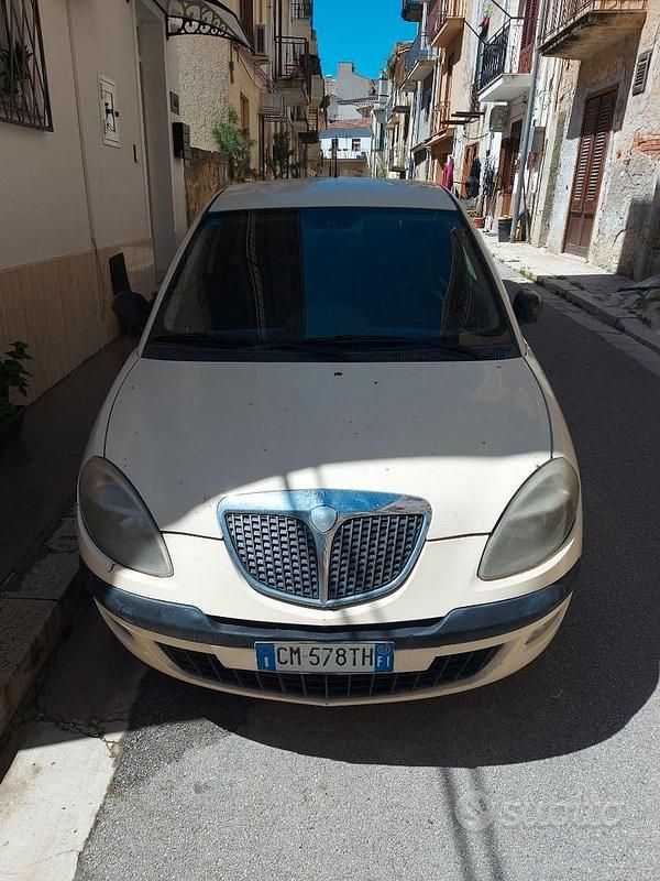 Usata Lancia Ypsilon 70 CV (51 kW) 2004 Utilitaria