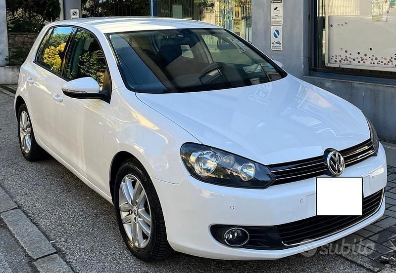 Bianco Usata 2011 VW Golf VI Highline Tre volumi | 8500 € (Buon prezzo) - Immagine 1/4