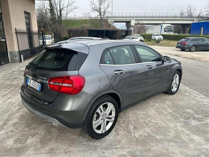 Usata Mercedes GLA200 Premium 136 CV (100 kW) 2016 Grigio SUV