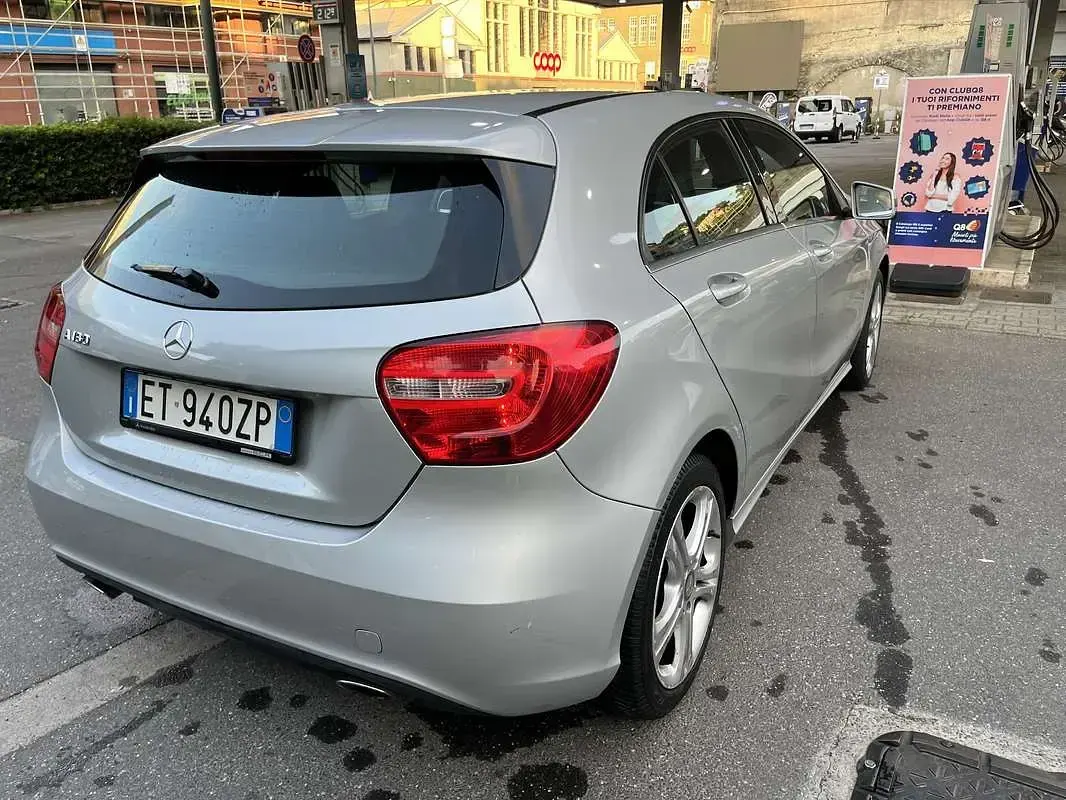 Usata Mercedes A180 Executive 122 CV (89 kW) 2014 Argento Utilitaria