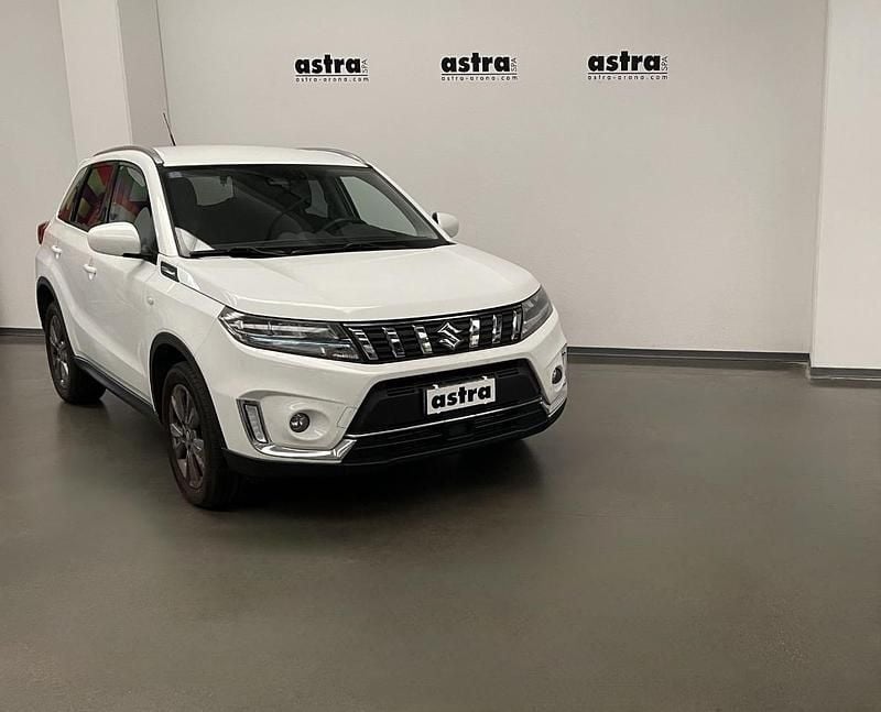 Bianco Usata 2020 Suzuki Vitara SUV | 16.900 € (Buon prezzo) - Immagine 1/4