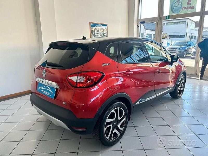 Usata Renault Captur 90 CV (66 kW) 2015 Rosso SUV