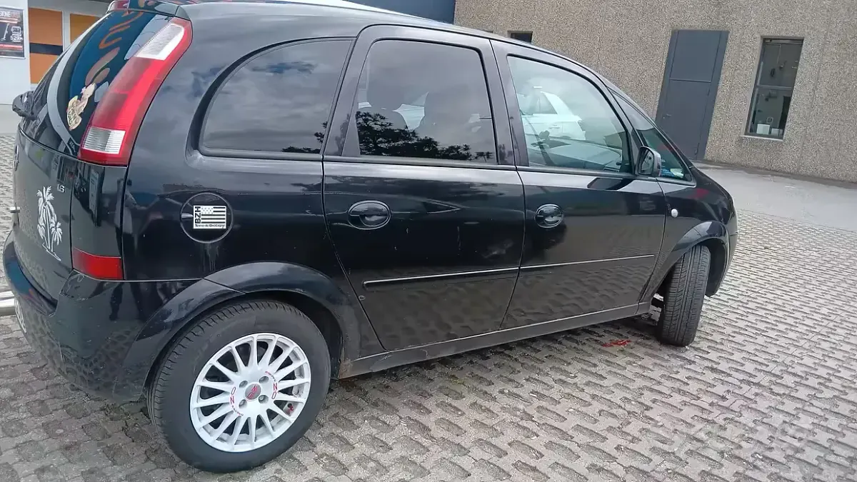 Usata Opel Meriva Cosmo 105 CV (77 kW) 2006 Nero Monovolume