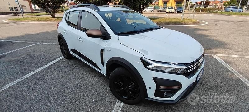 Usata Dacia Sandero 101 CV (74 kW) 2024 Bianco Utilitaria