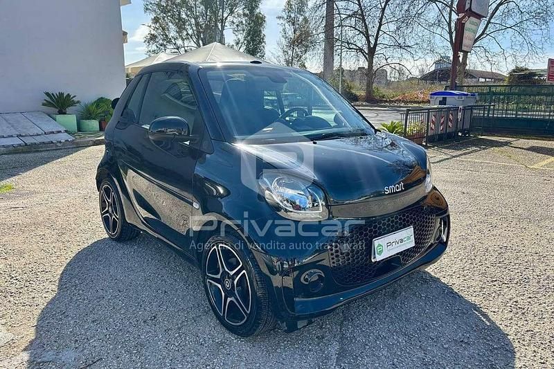 Usata Smart ForTwo Electric Drive Passion 60 kW (82 CV) 2020 Nero Cabrio